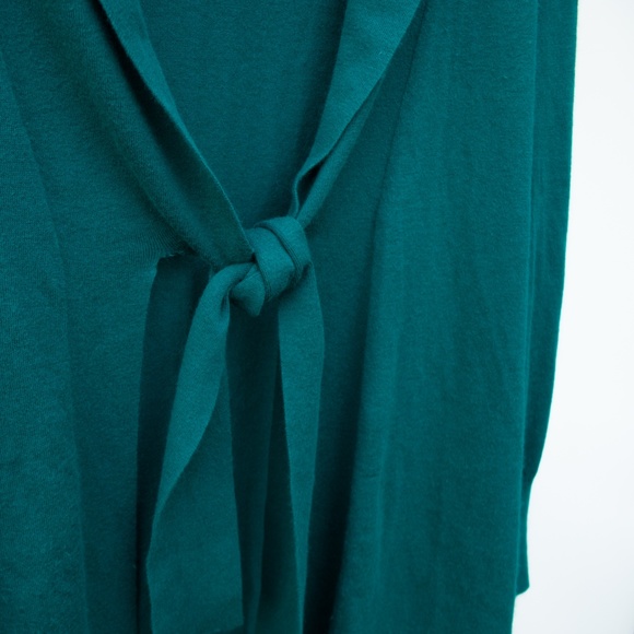 ✨Banana Republic | Long Tie Front Green Sweater - Picture 2 of 5